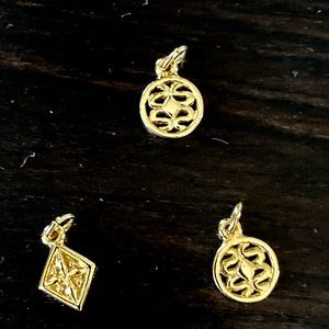 Pendant Set of 3. Gold Tone. Pre Owned. Excellent Condition